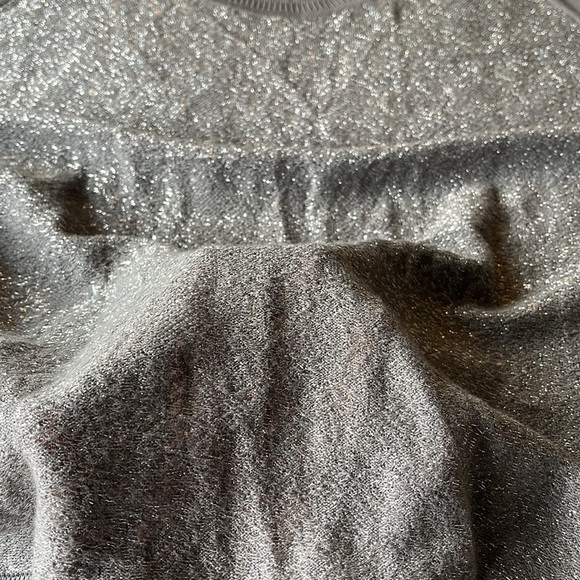 Never worn Festive light weight too for a cool and windy day! - Picture 2 of 7